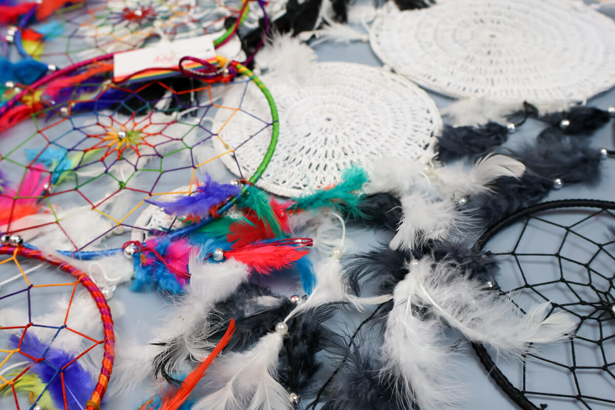 MIX PACK 10 X 20CM DREAMCATCHERS