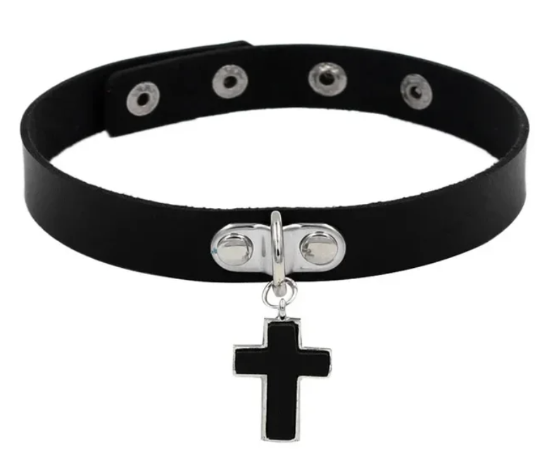 LNK310 Black Cross Choker