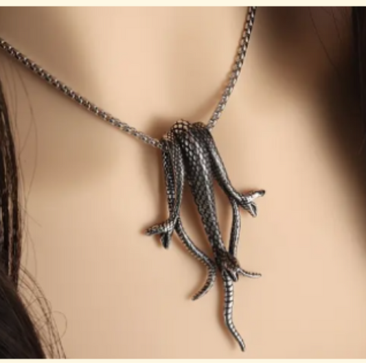 LNK452 3 Snakes Necklace