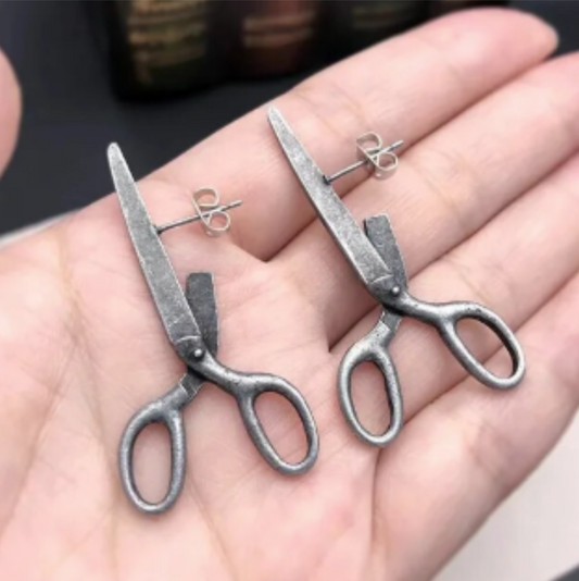 ER845 Scissors Studs