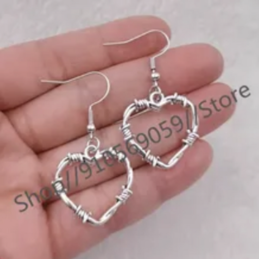 ER508 Small Barbed Wire Heart Earrings