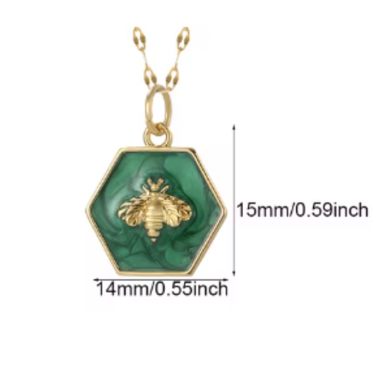 LNK433 Bee Hexagon Necklace Gold/Green