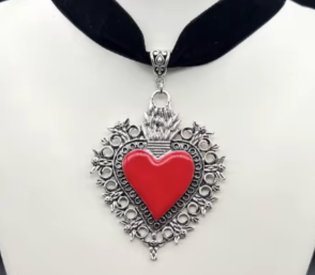 LNK415 Sacred Heart Black Velvet Choker