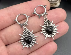 ER1060 Black Flaming Heart Earrings