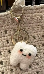 KR131 Tooth Bag Charm - Extreme Largeness Wholesale