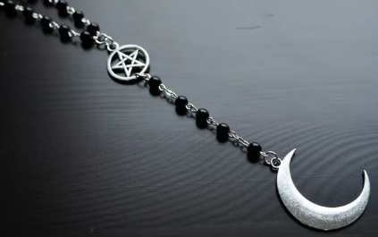 LNK233 Moon & Pentacles Rosary