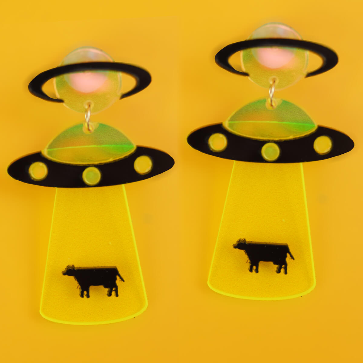 ER351 UFO Earrings Cow