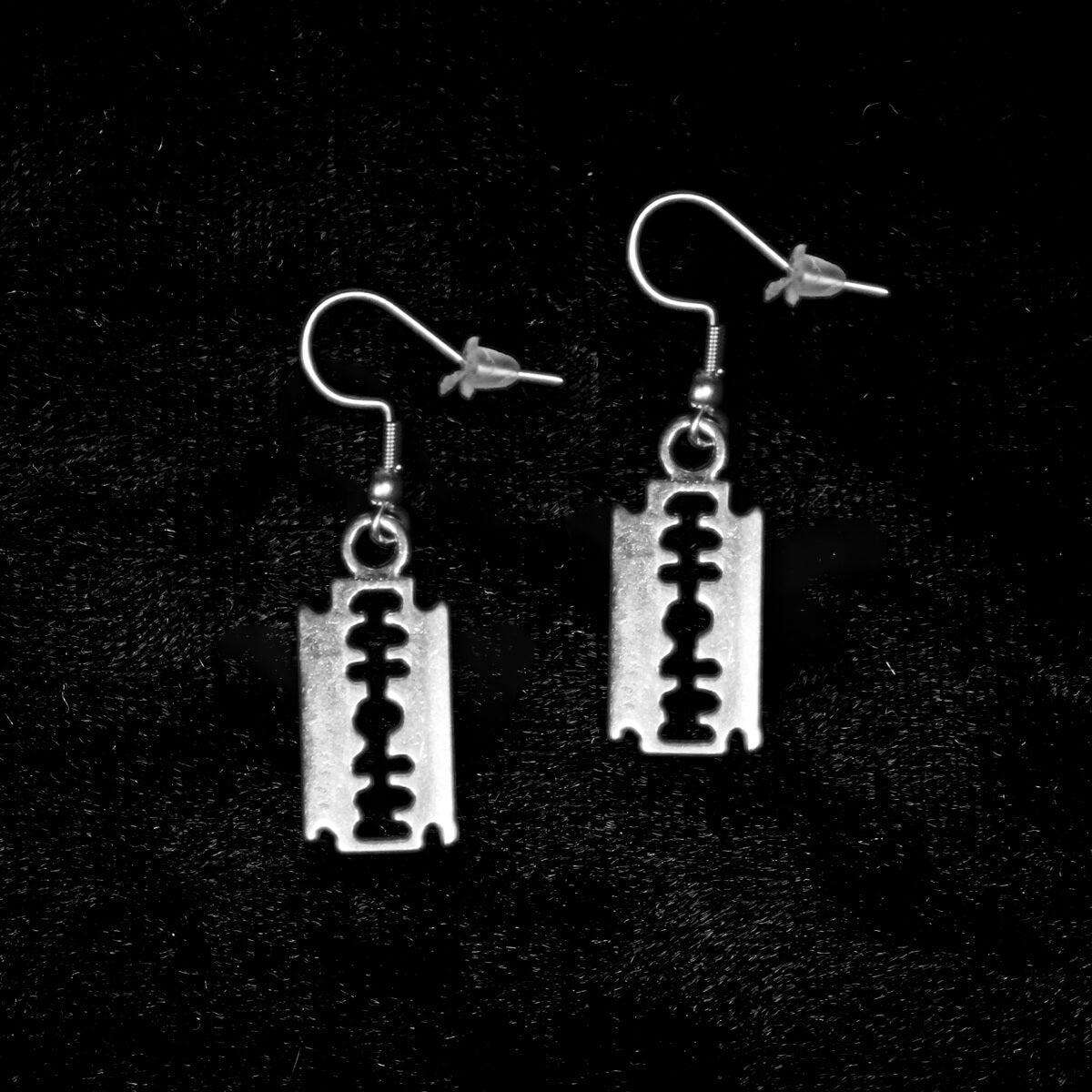 RAZOR EARRINGS - PACK OF 5 - Extreme Largeness Wholesale