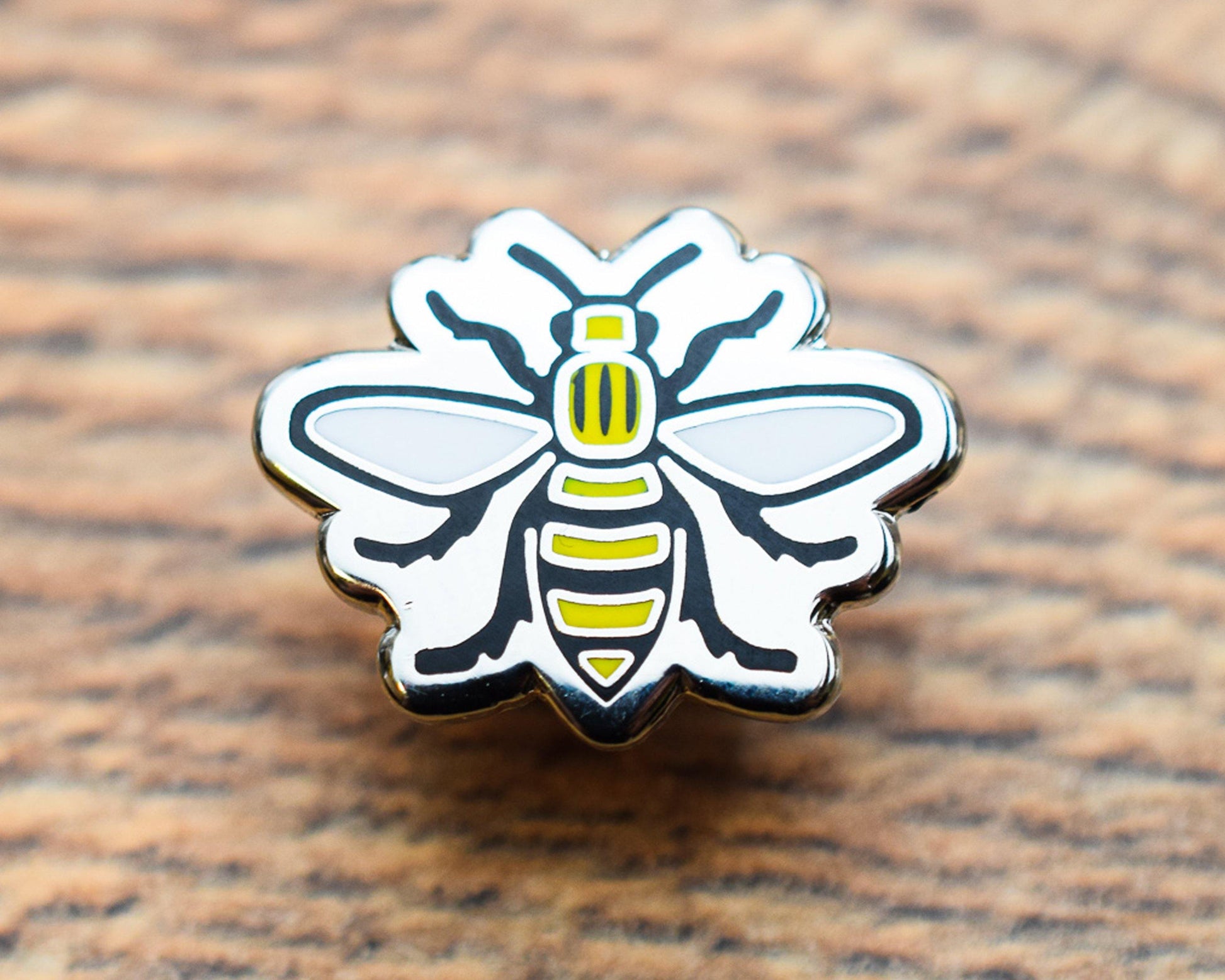 Cut Out Worker Bee Pin | Extreme Largeness Wholesale